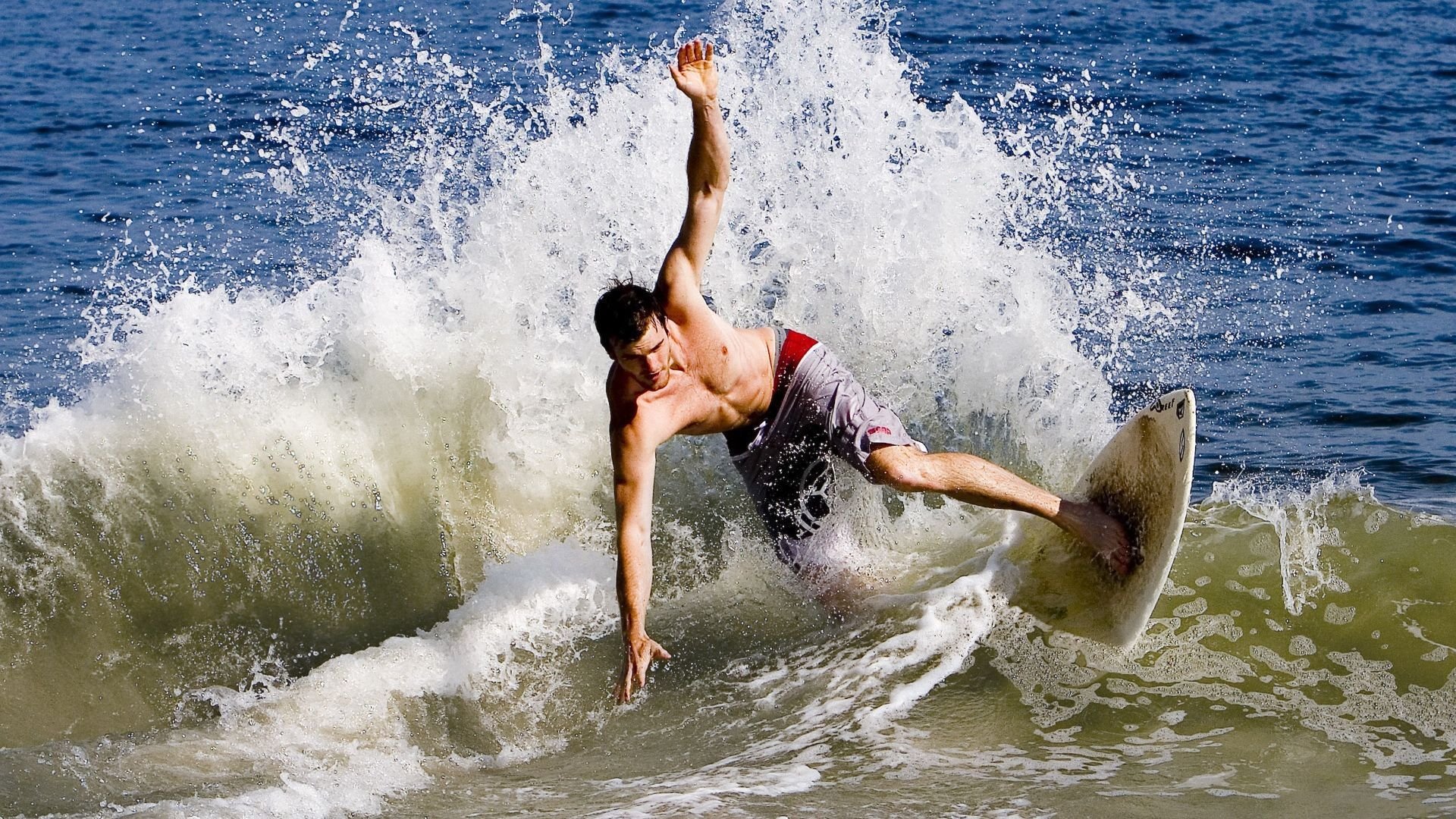 浓眉存在感拉满，辽宁队收割灰熊，一场跨越时空的篮球想象