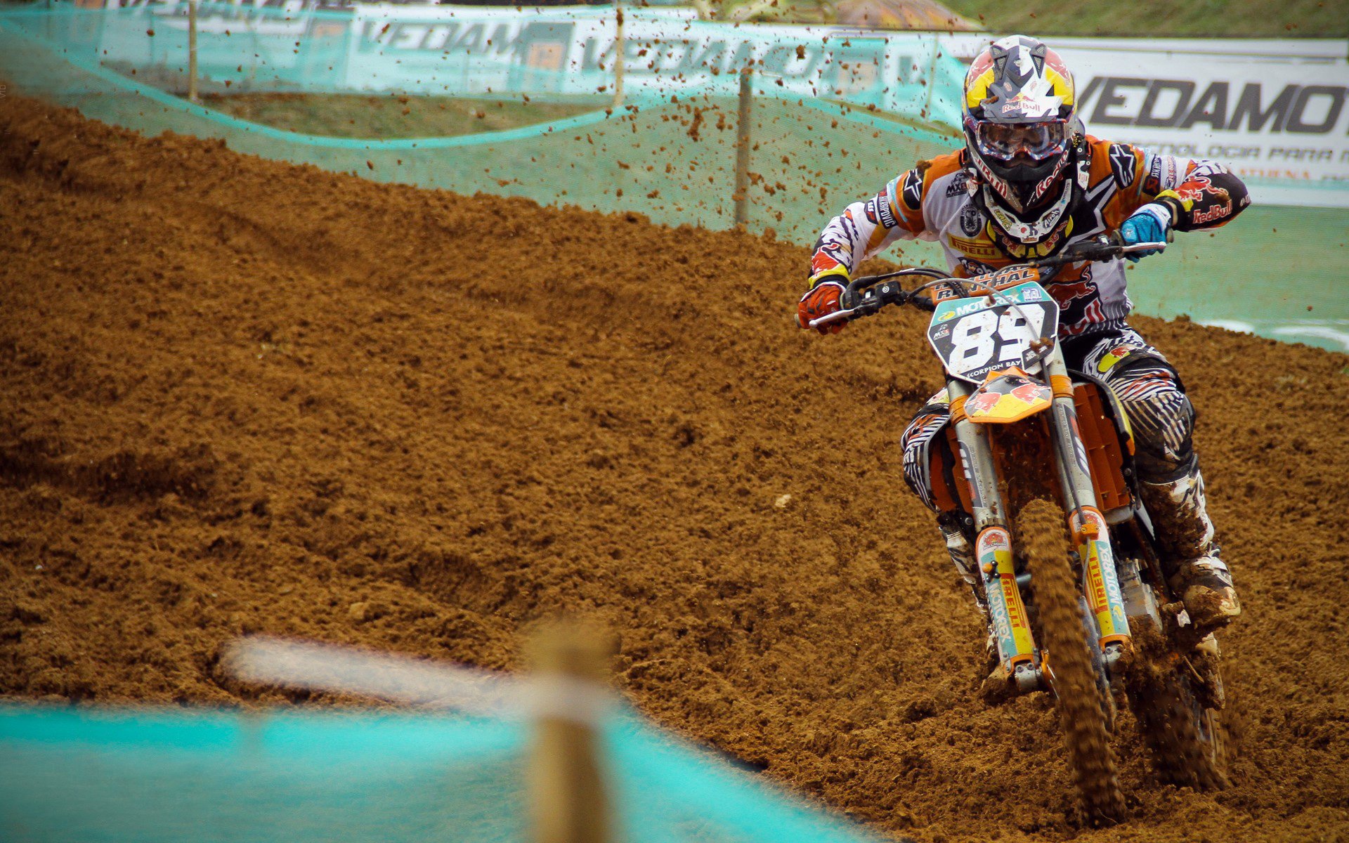 索伯碾压红牛二队,一场胜利背后的残酷真相与维斯塔潘的孤独领跑