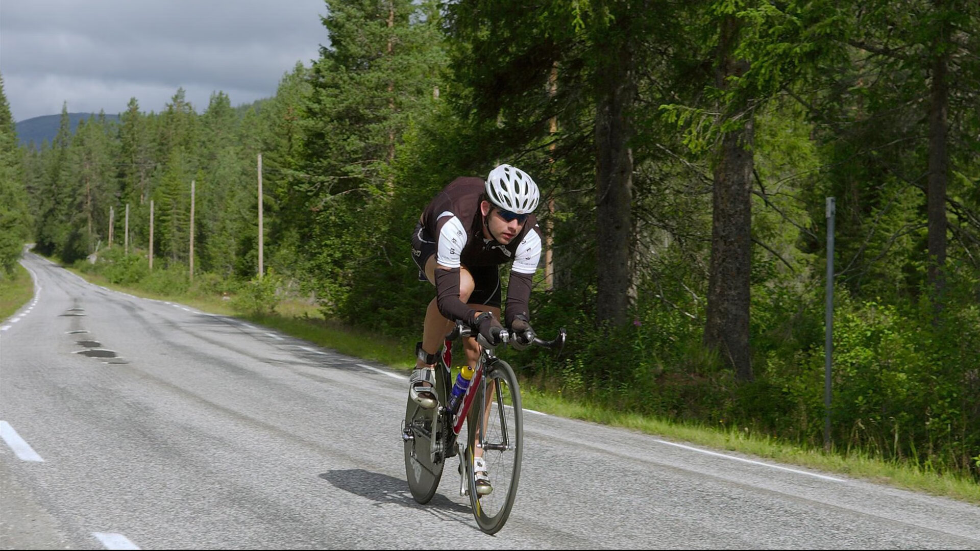 新王登基与孤胆英雄,勒沃库森完胜摩纳哥背后的足球哲学分野